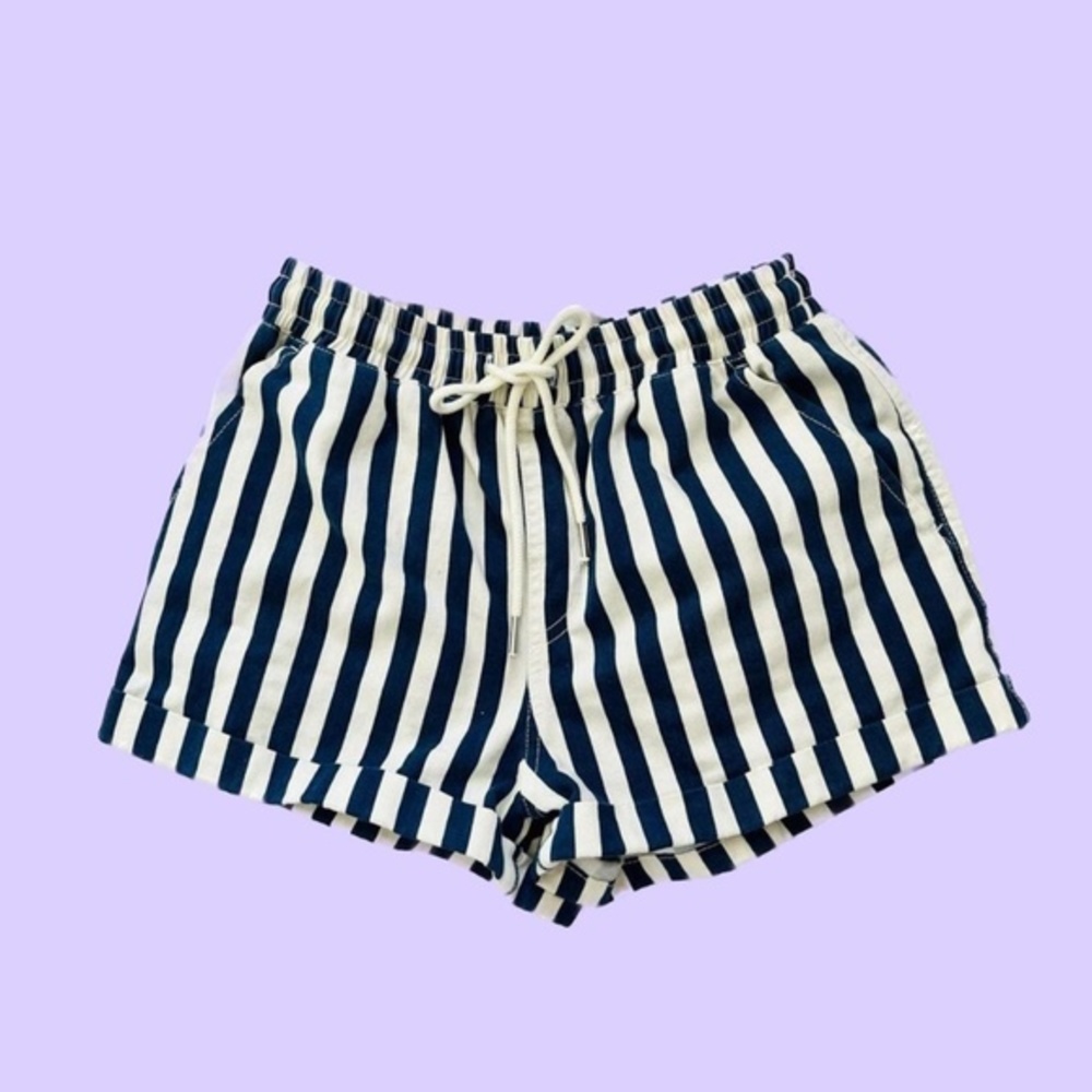 Forever 21 - Women’s Navy & White Striped Shorts - Size Small with real pockets!